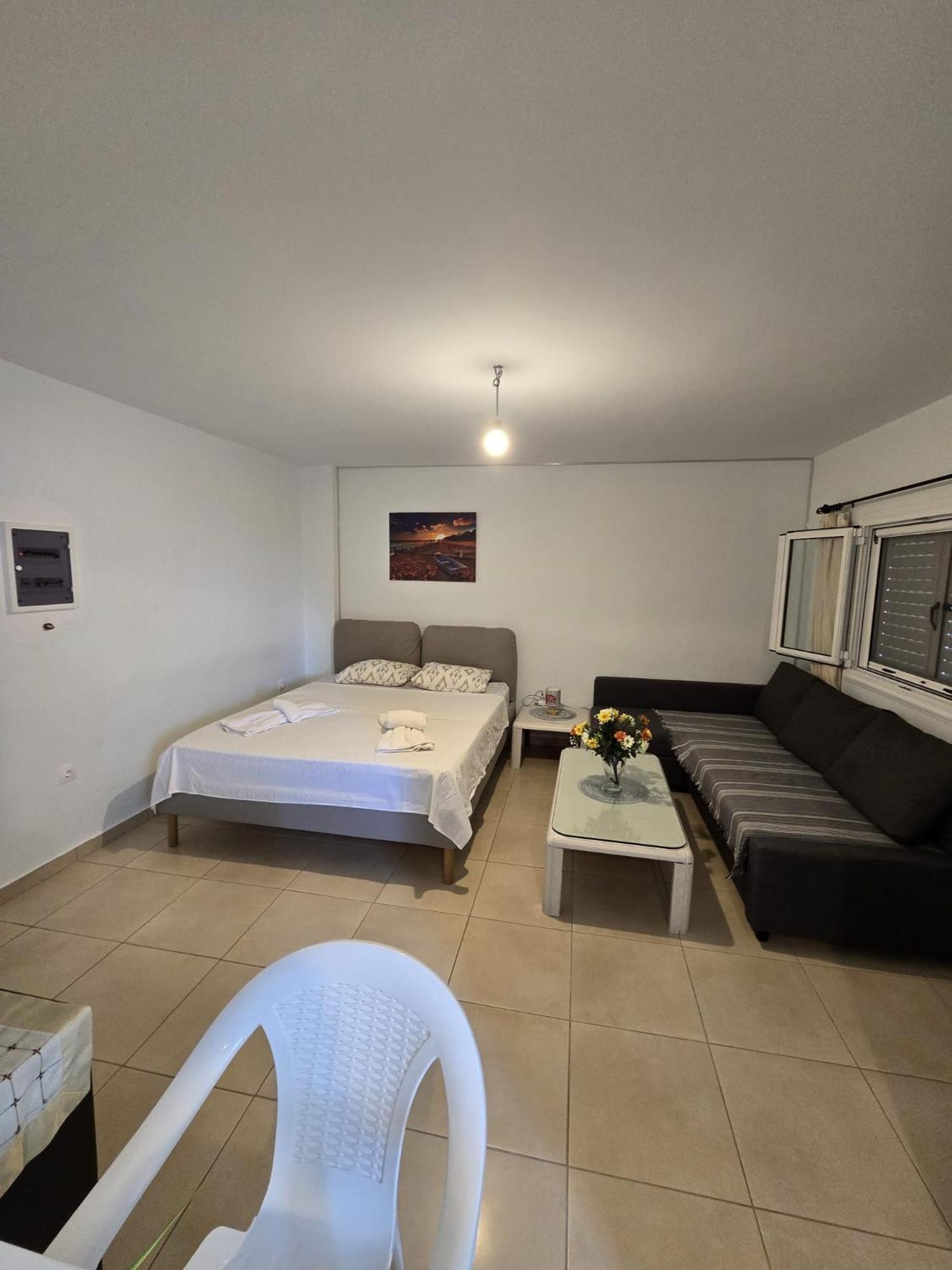 Monda Apartment Пірей Екстер'єр фото